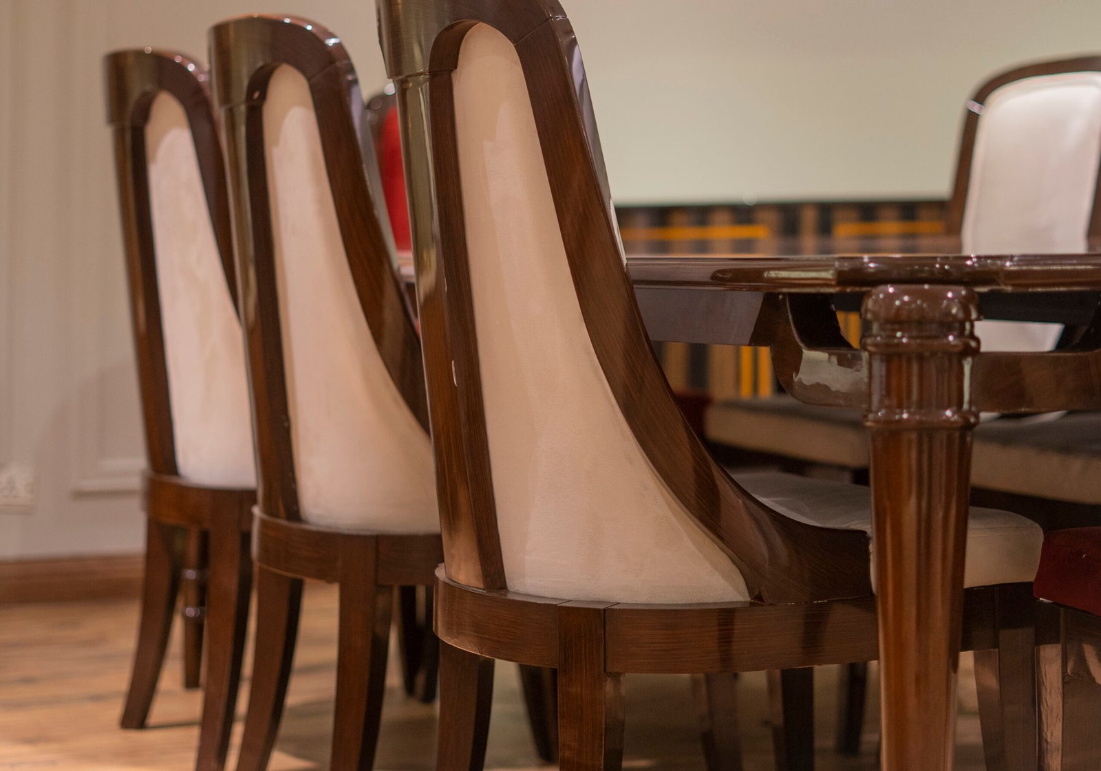 Classic 8-Seater Dining Table Set - Image 5