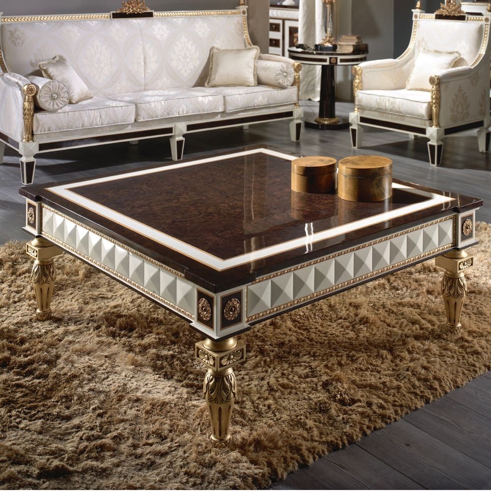 Royal Imperial Center Table - Image 3