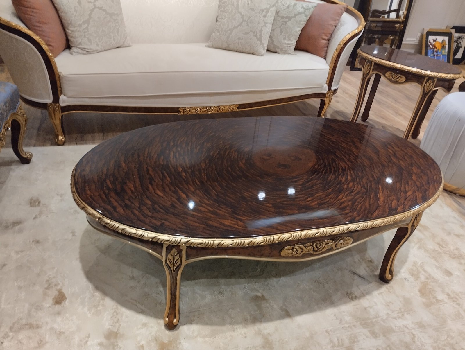 Royal Carved Round Center Table - Image 4